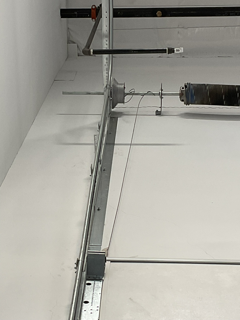 Garage Door Grunts Image