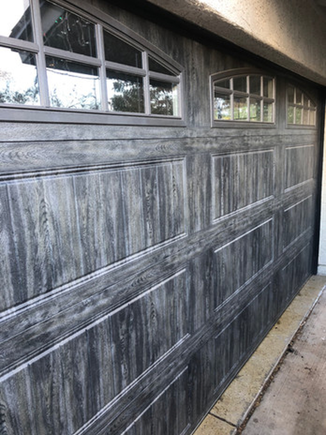 Garage Door Grunts Image