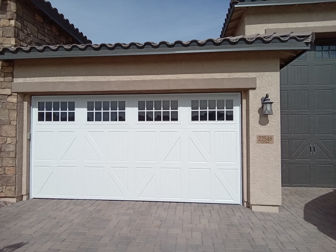 Garage Door Grunts Image