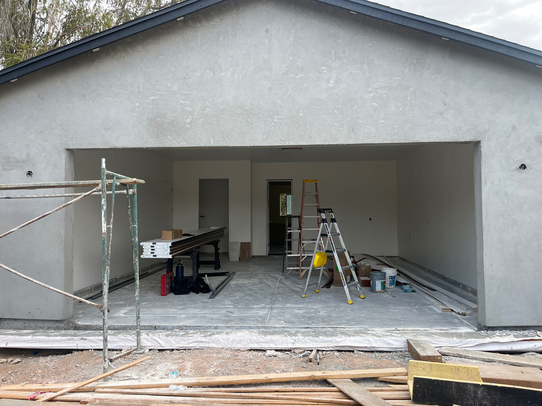 Garage Door Grunts Image