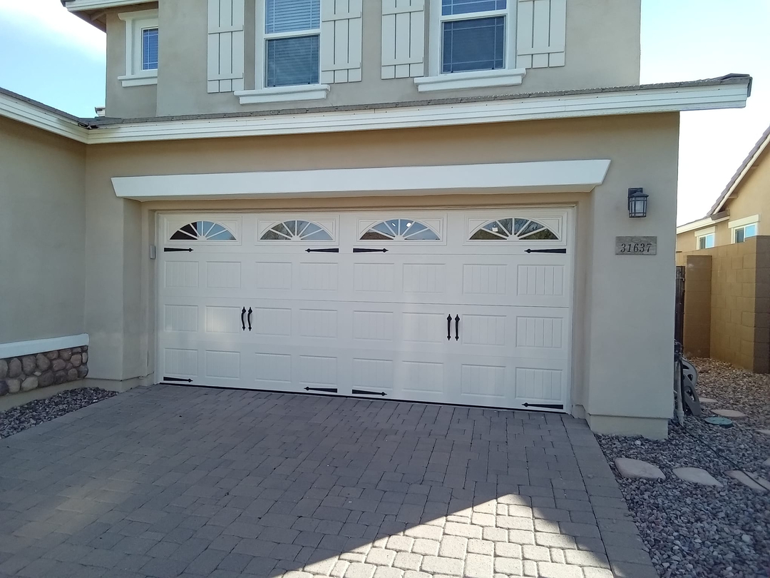 Garage Door Grunts Image