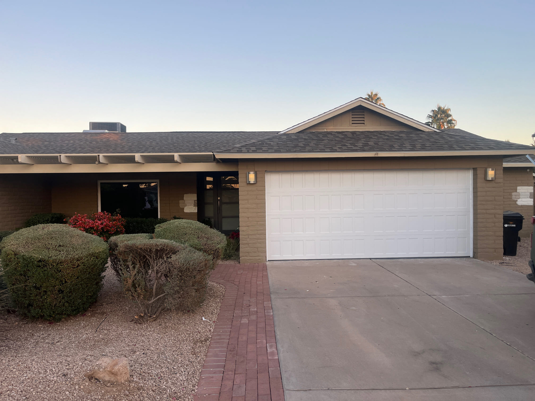 Garage Door Grunts Image