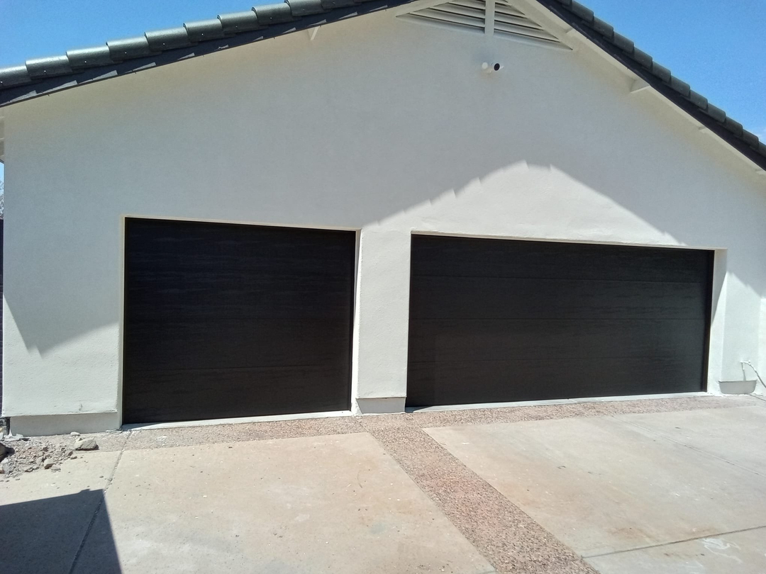 Garage Door Grunts Image