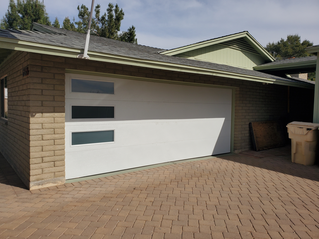 Garage Door Grunts Image