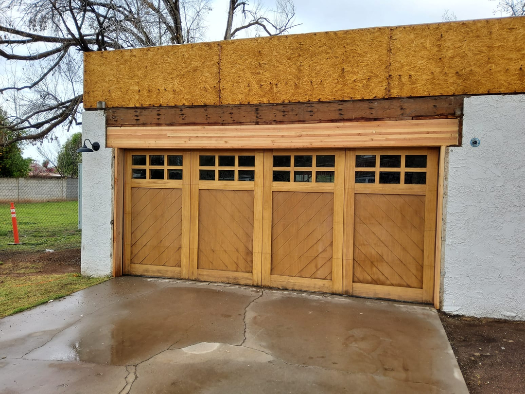 Garage Door Grunts Image