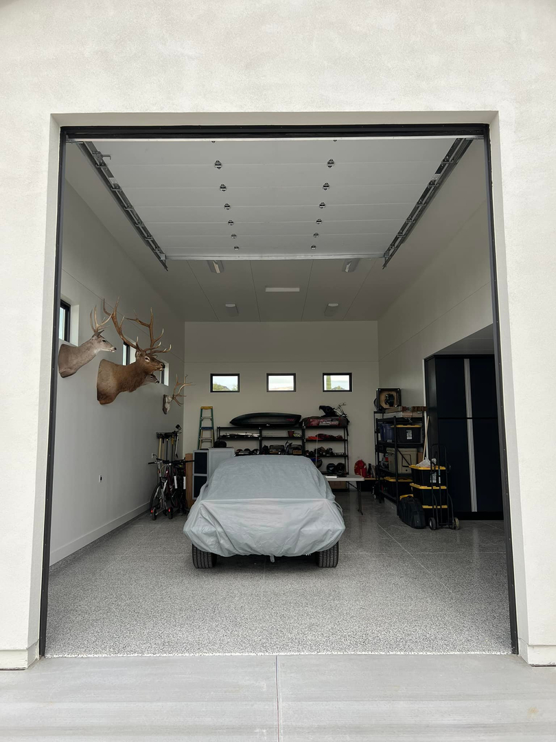 Garage Door Grunts Image