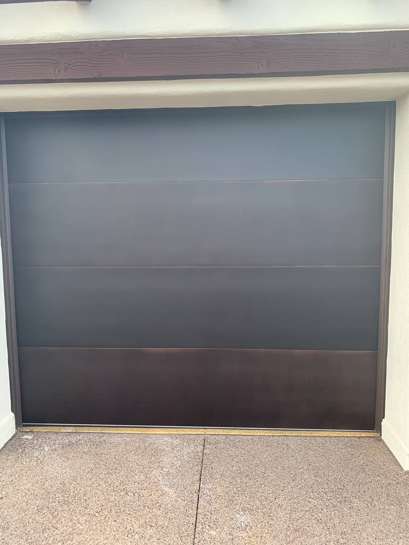 Garage Door Grunts Image