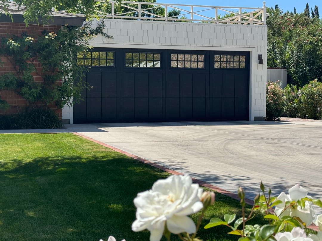 Garage Door Grunts Image