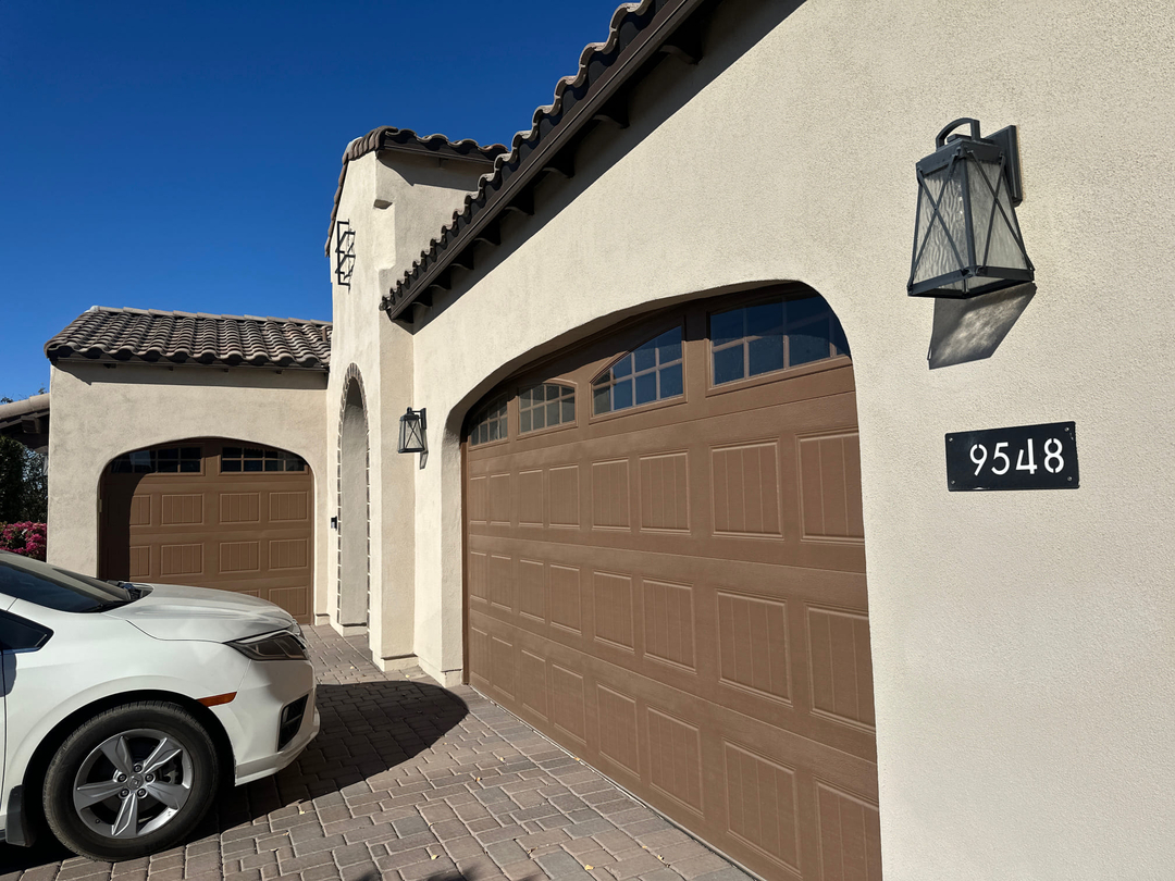 Garage Door Grunts Image