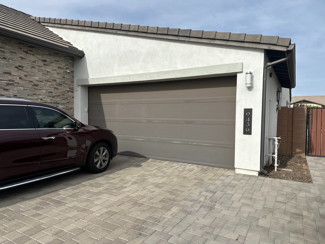 Garage Door Grunts Image