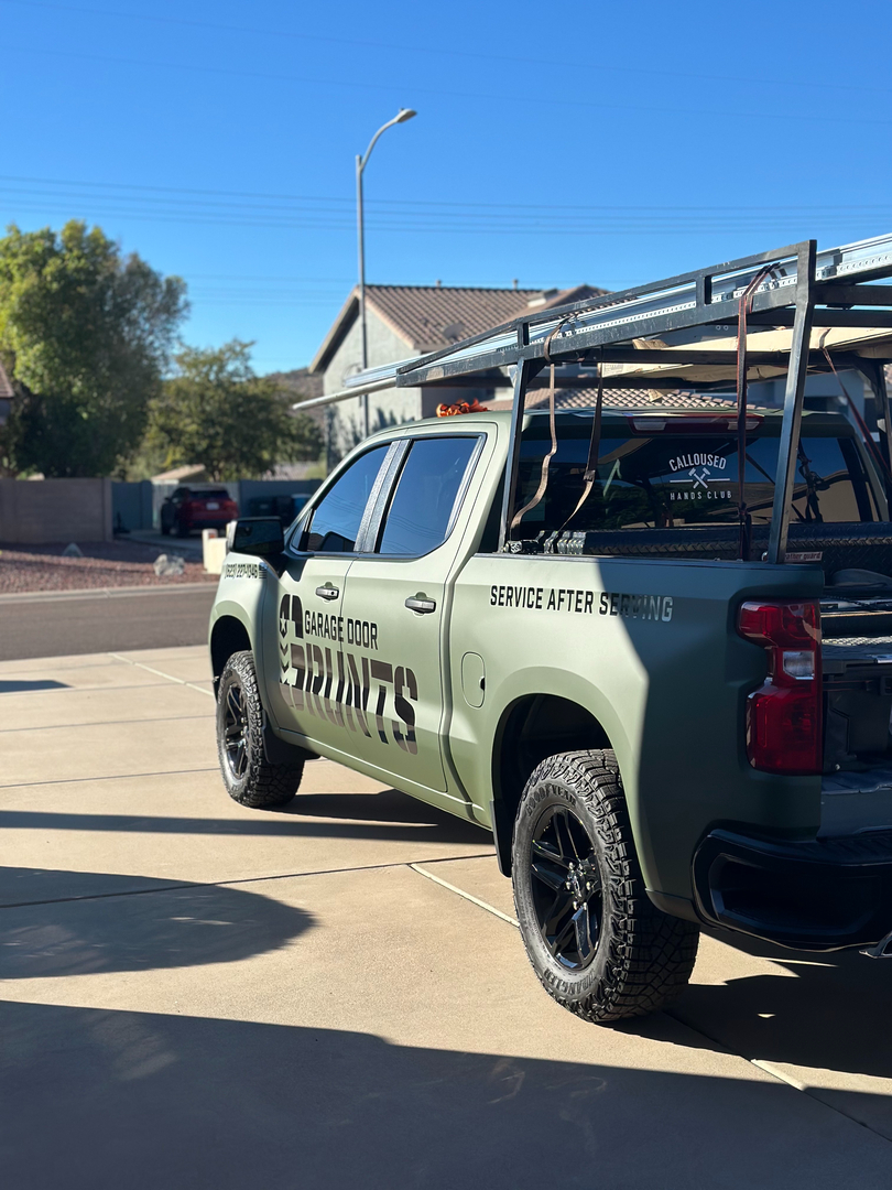 Garage Door Grunts Image