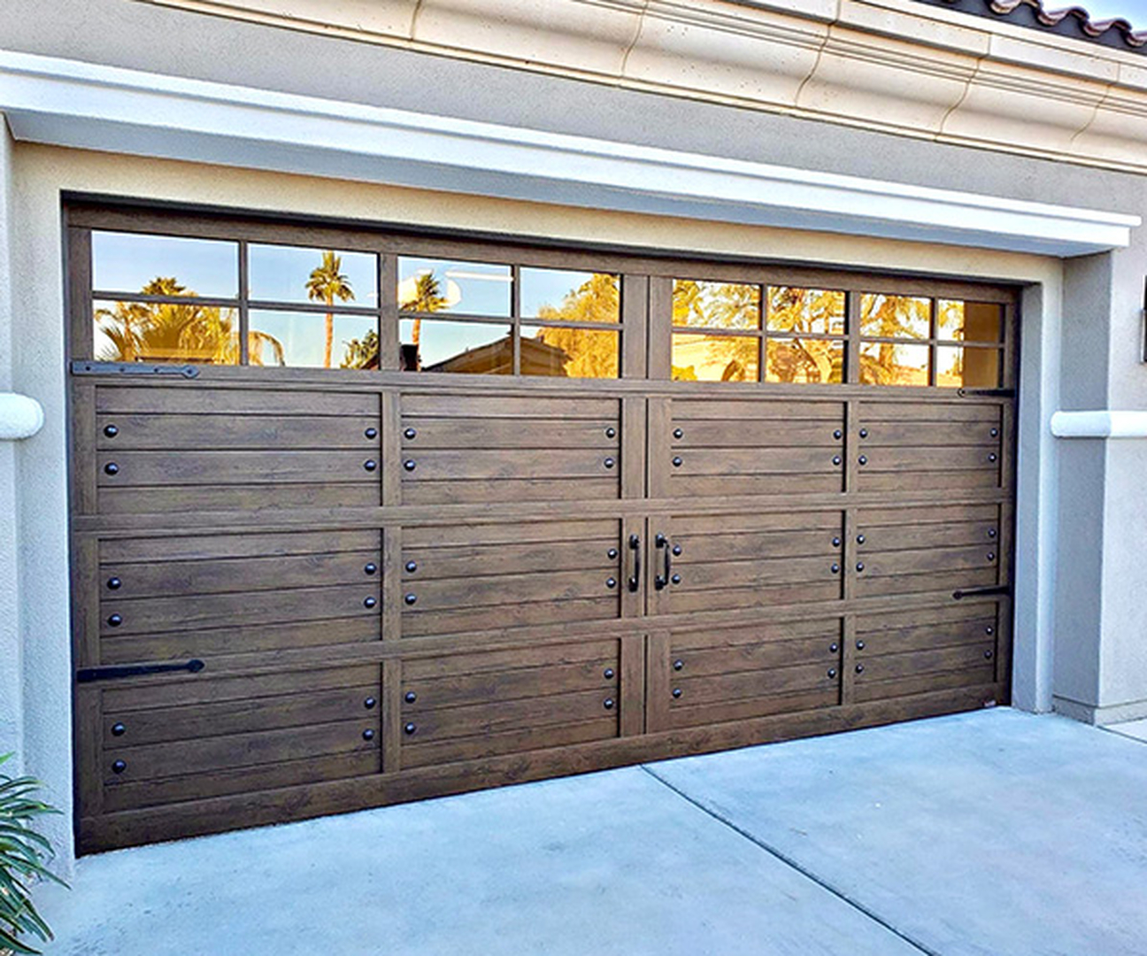 Garage Door Grunts Image