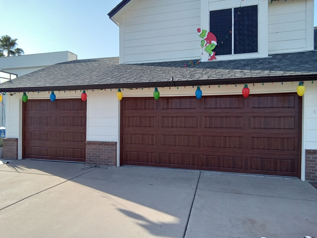 Garage Door Grunts Image