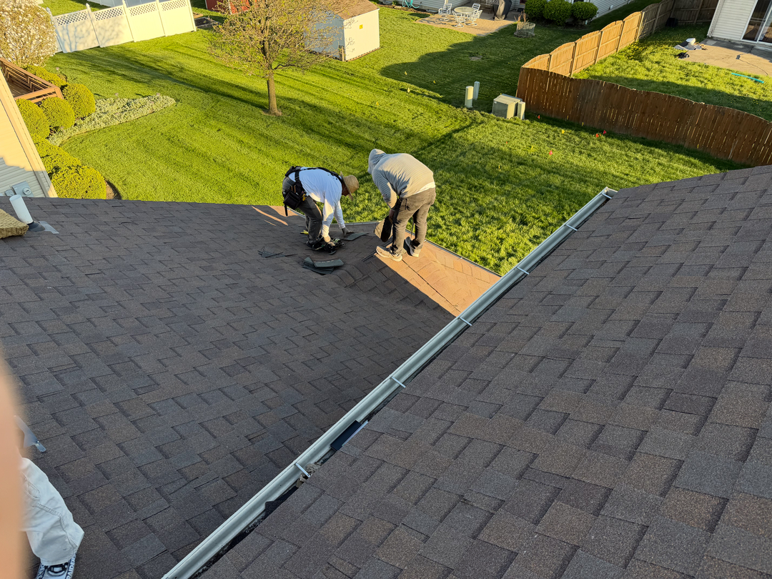 H4 Roofing &amp; Construction Logo