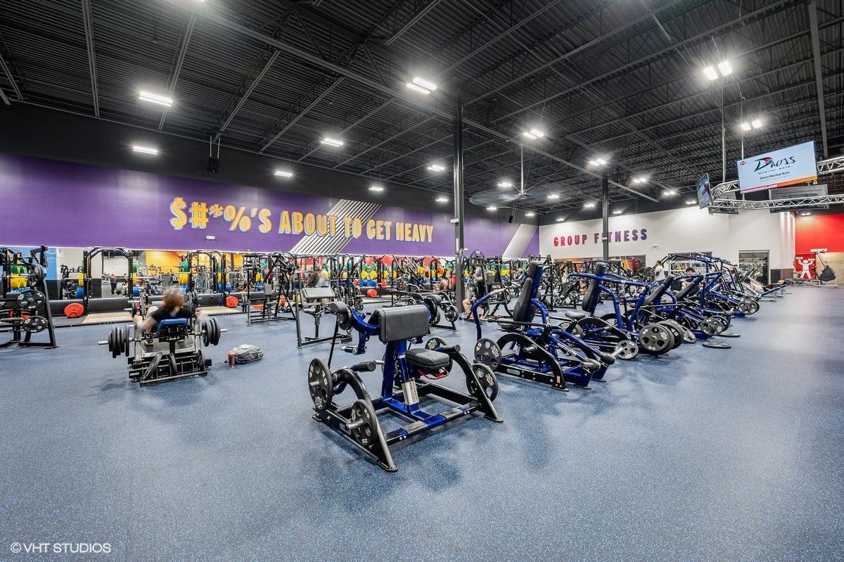 Crunch Fitness - Tucker Image