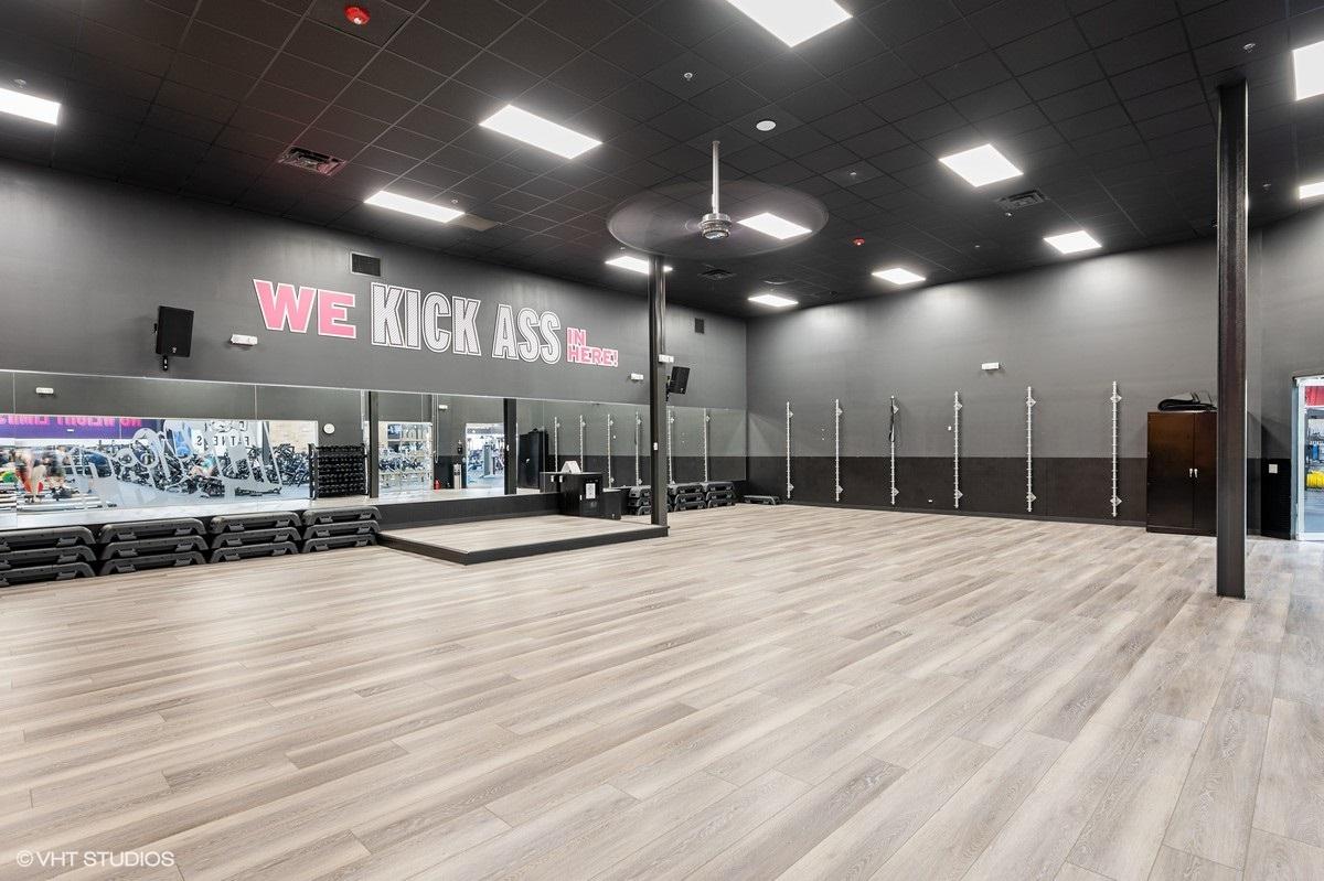 Crunch Fitness - Tucker Image