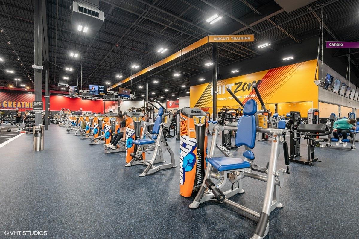 Crunch Fitness - Tucker Image