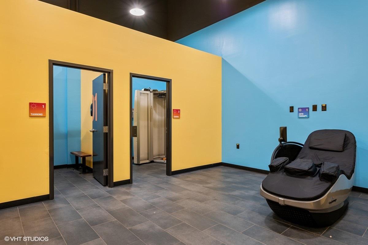 Crunch Fitness - Tucker Image