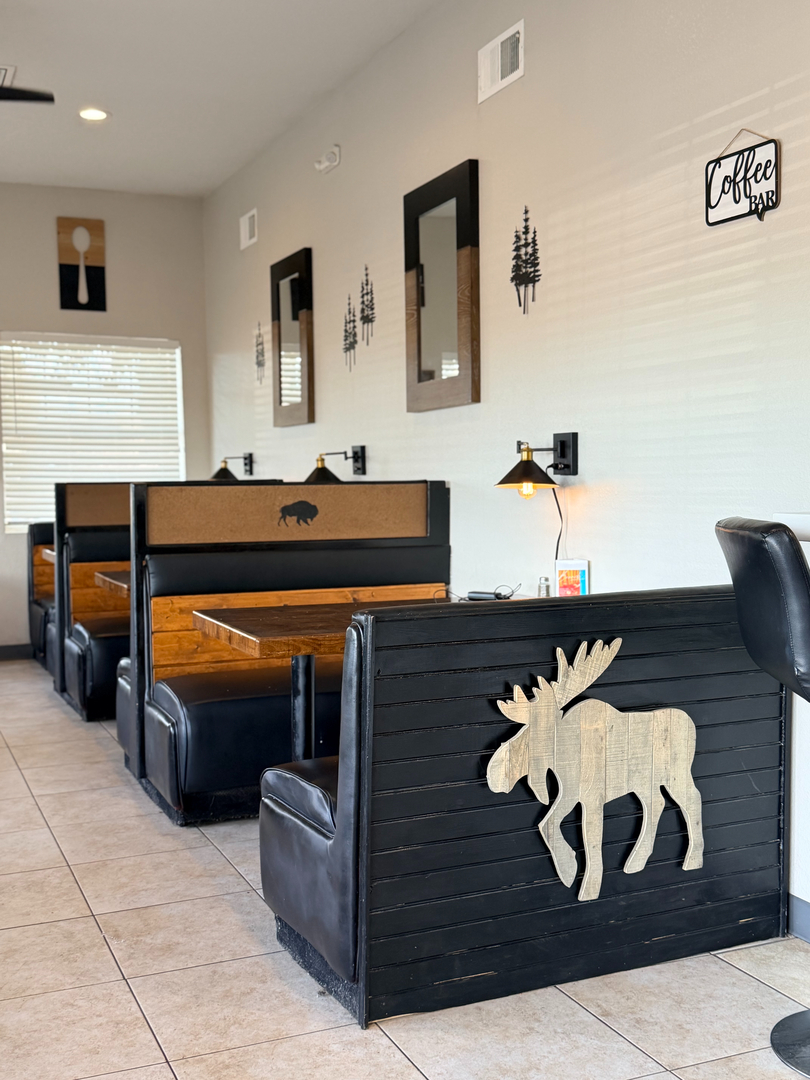 Badlands Bar & Grill Image