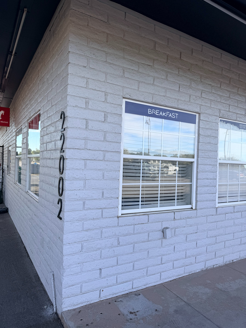 Badlands Bar & Grill Image