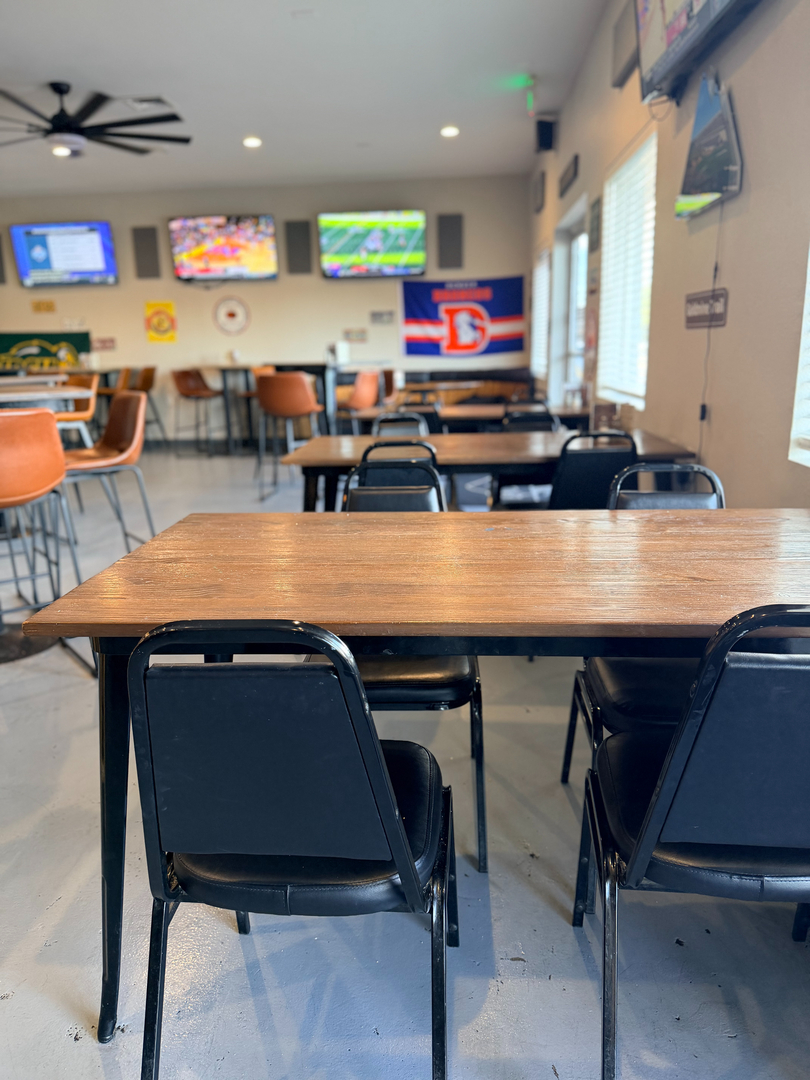 Badlands Bar & Grill Image