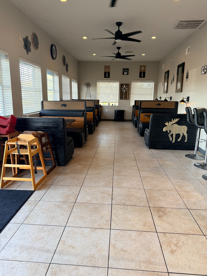 Badlands Bar & Grill Image