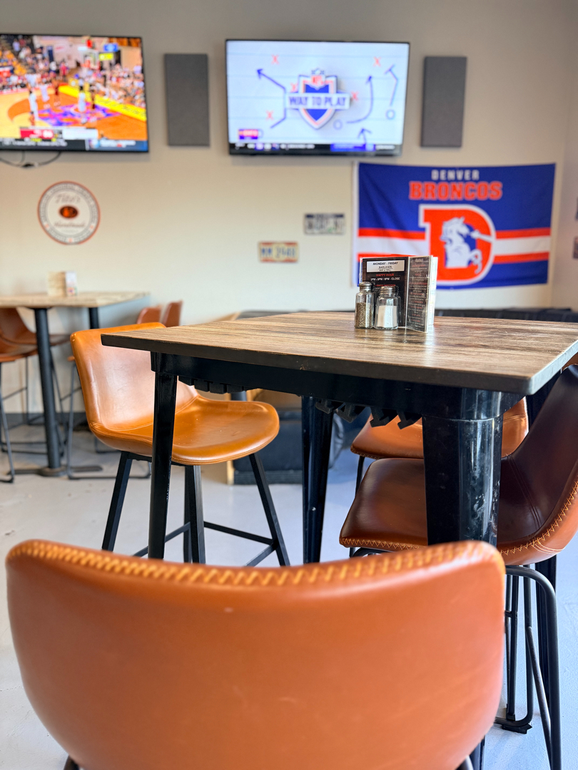 Badlands Bar & Grill Image