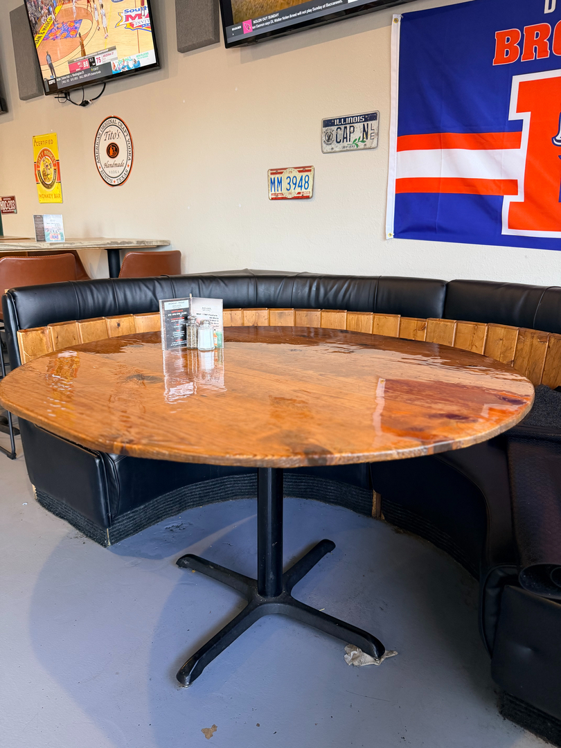 Badlands Bar & Grill Image