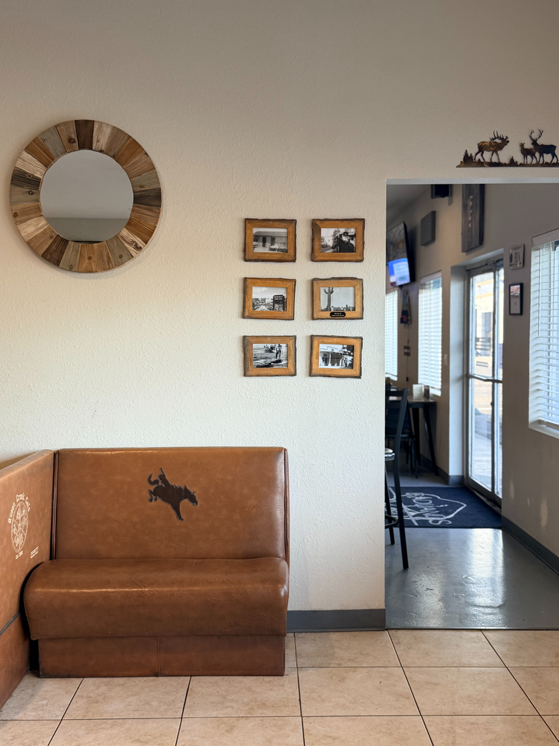 Badlands Bar & Grill Image