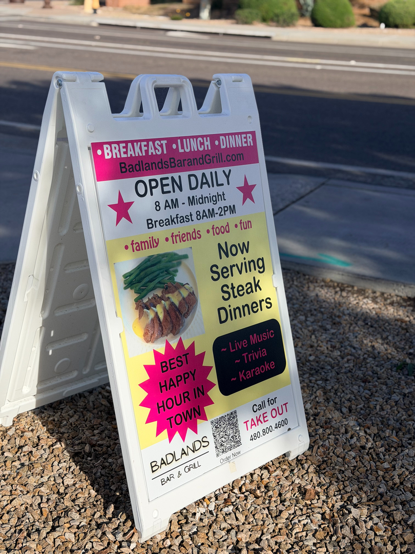 Badlands Bar & Grill Image