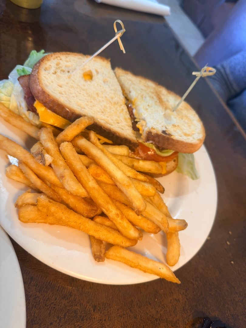 Badlands Bar & Grill Image