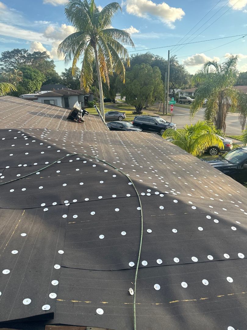 Dream Team Roofing Image