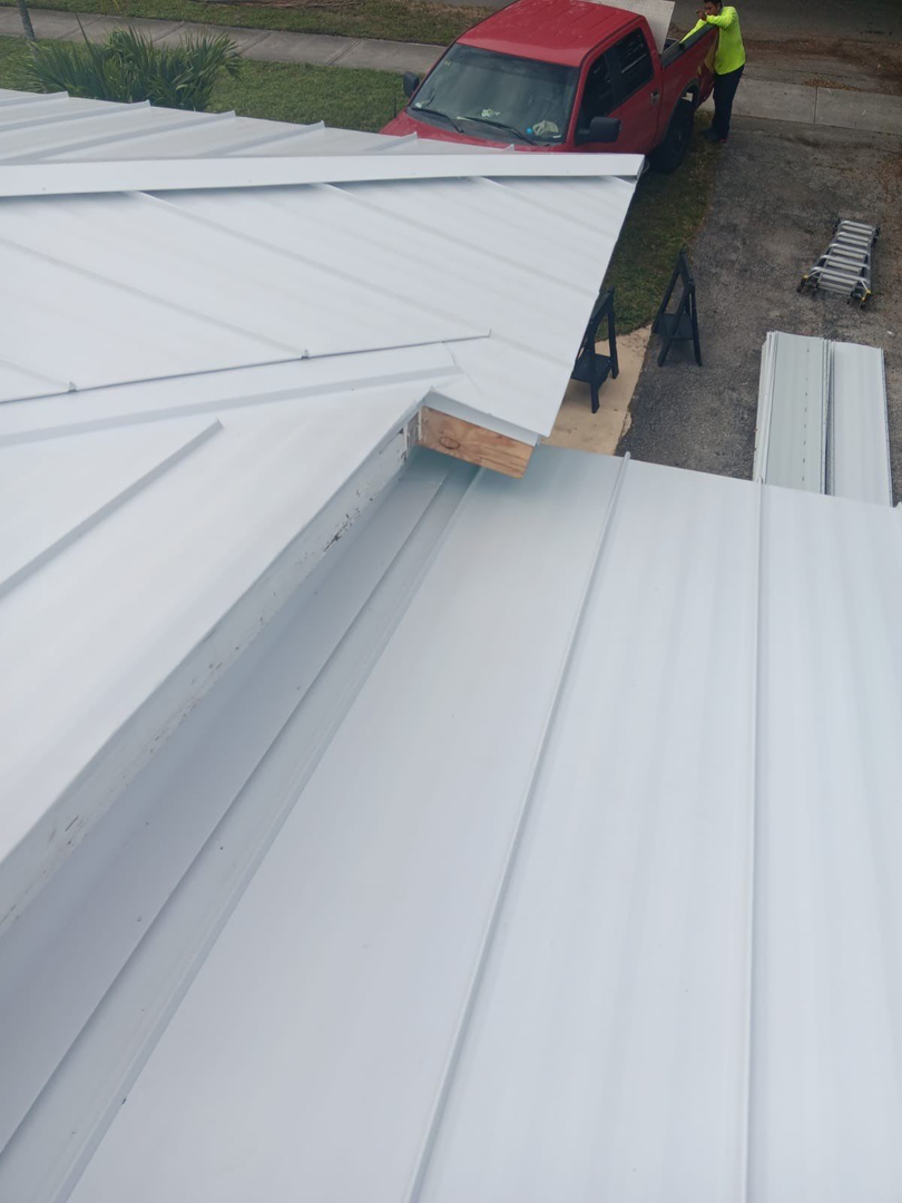 Dream Team Roofing Image