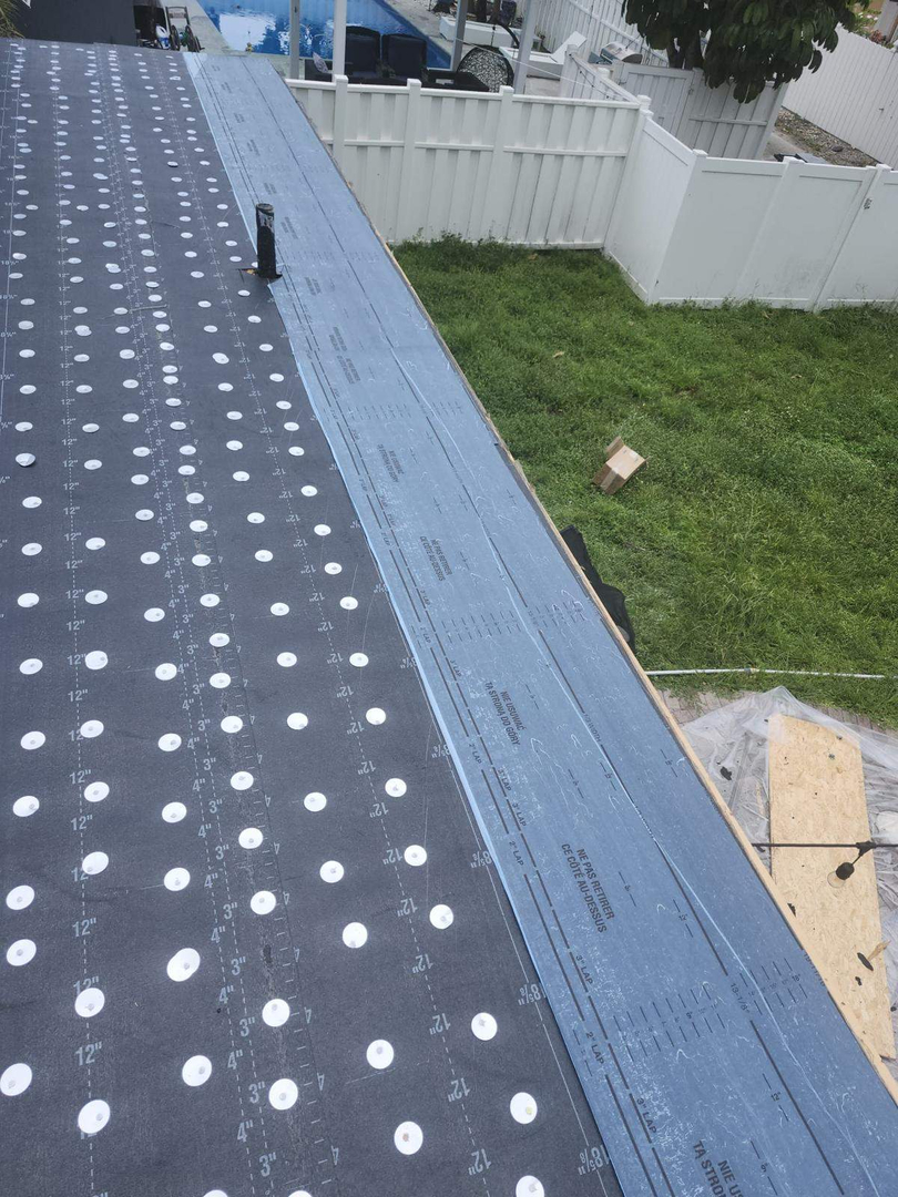 Dream Team Roofing Image