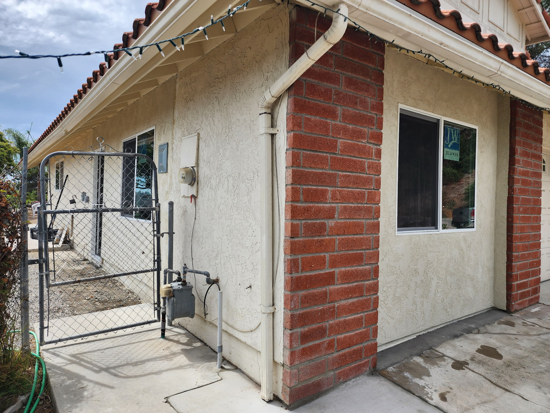 ELN Remodeling | Stucco Repair | Lath &amp; Plaster Logo