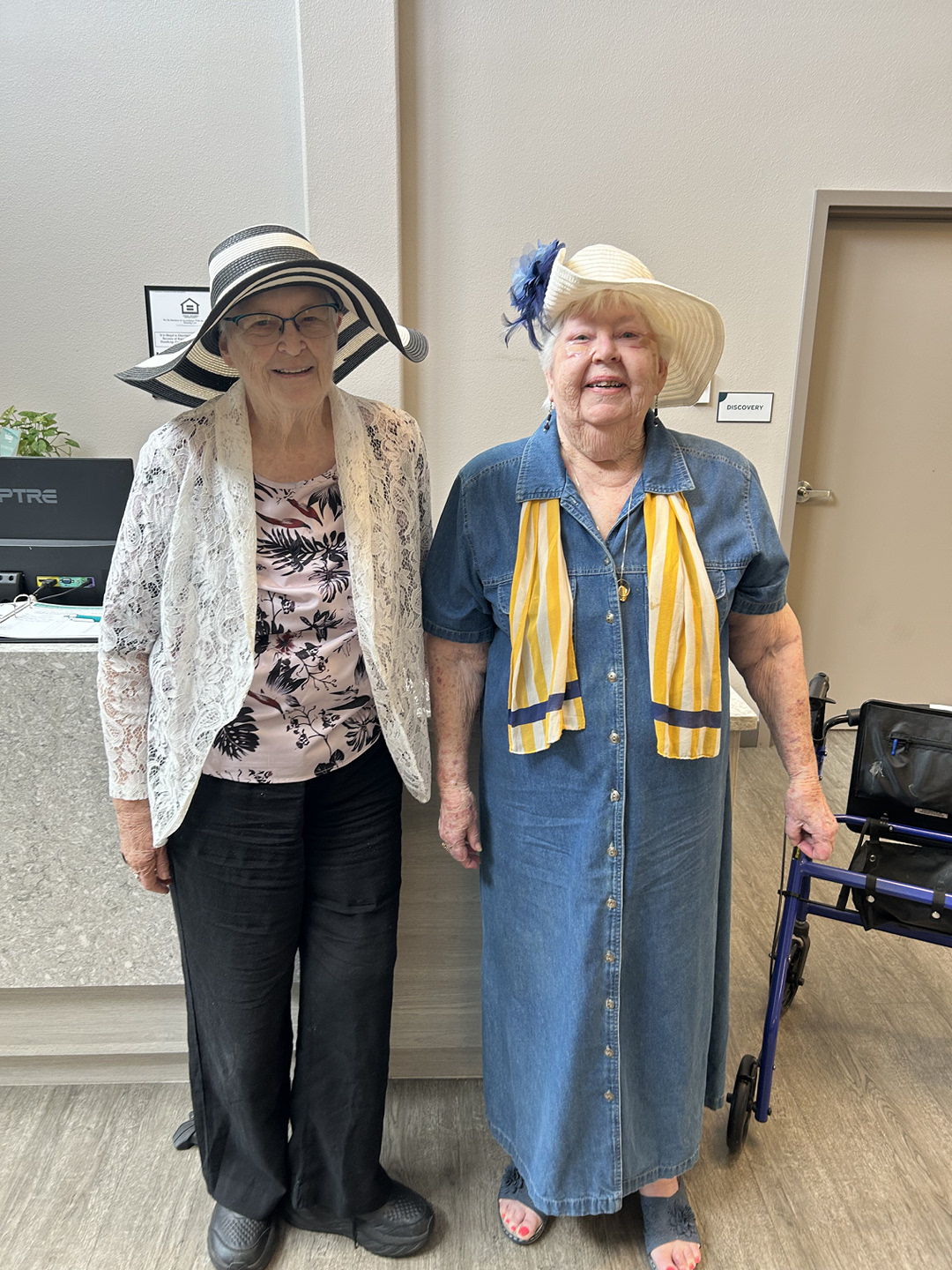 Holiday Sheldon Oaks Image