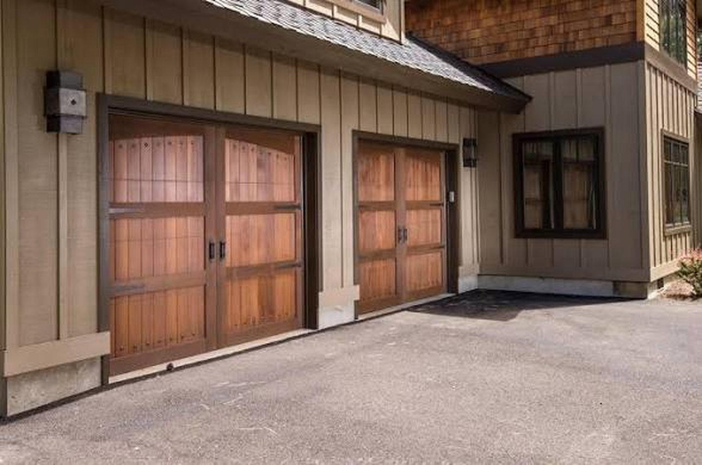 Genesis Garage Doors & Gates Image