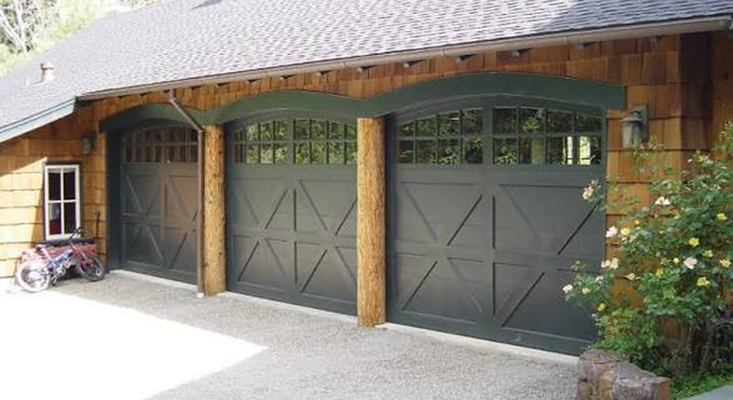 Genesis Garage Doors &amp; Gates Logo