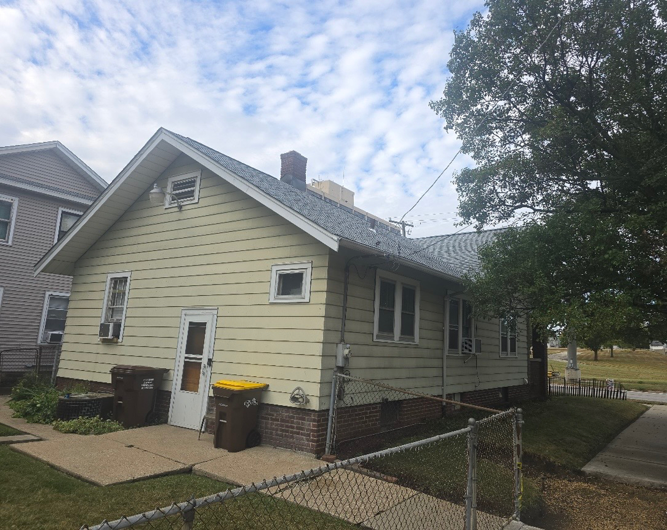 Warner Roofing & Restoration Image