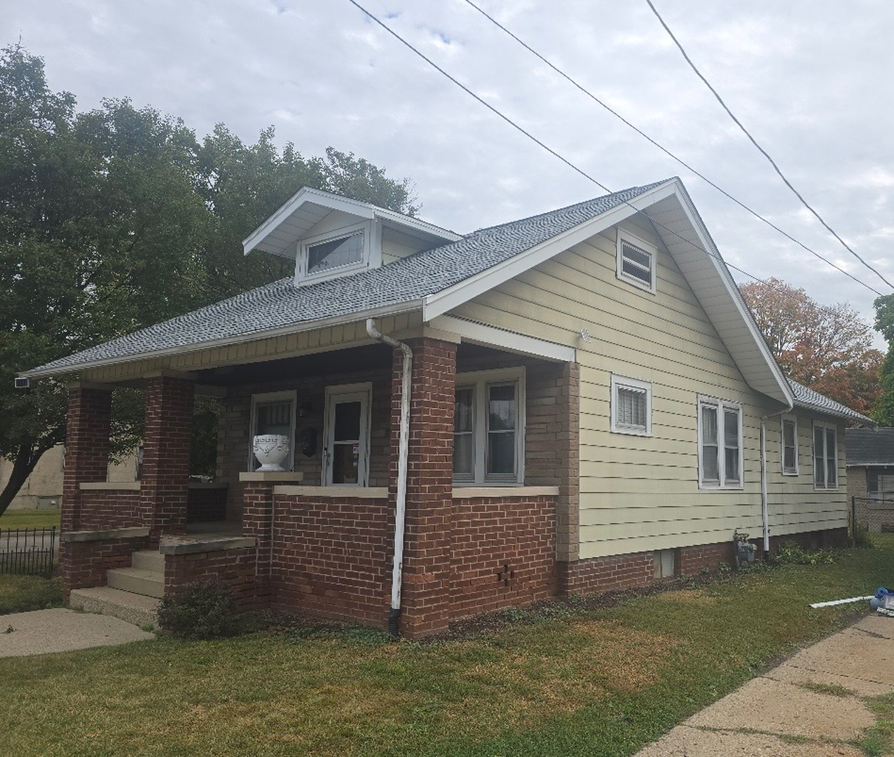 Warner Roofing & Restoration Image