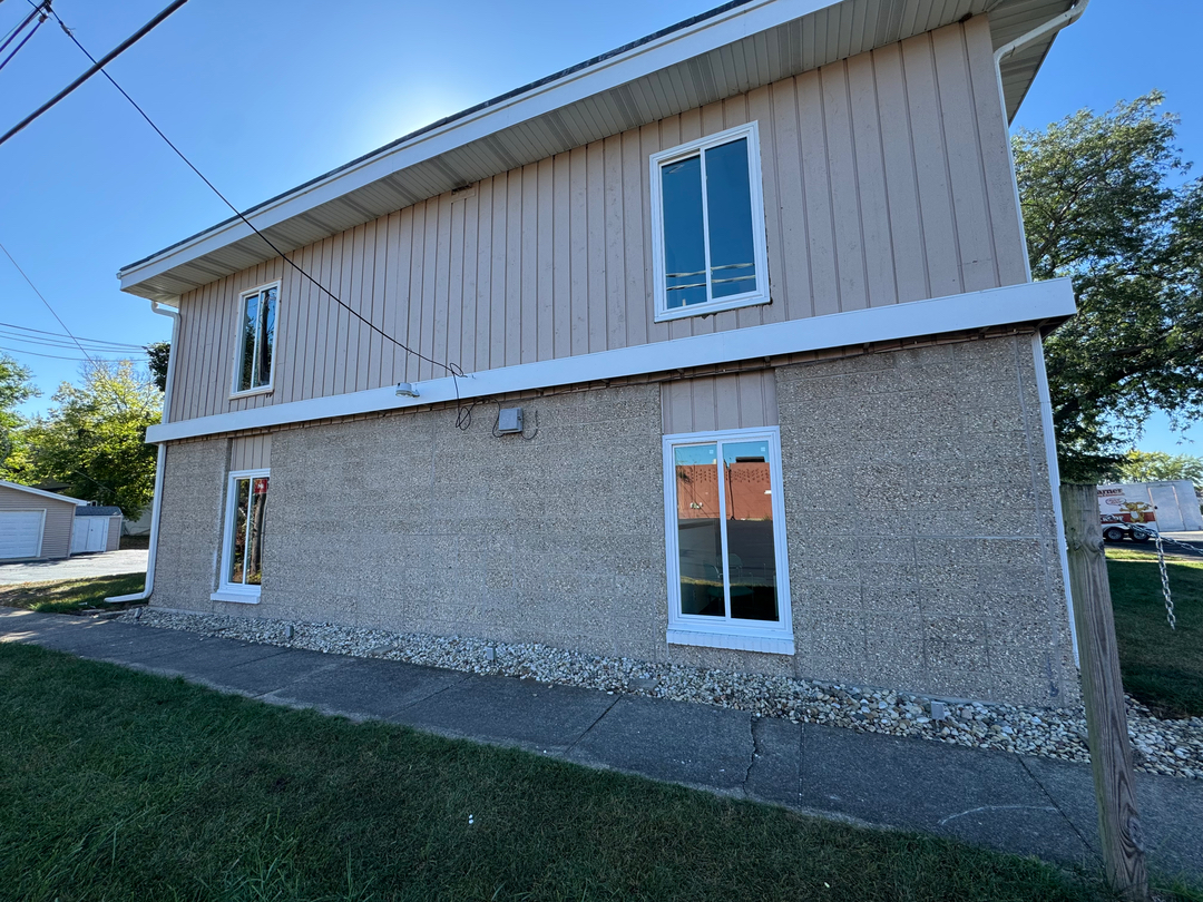 Warner Roofing & Restoration Image