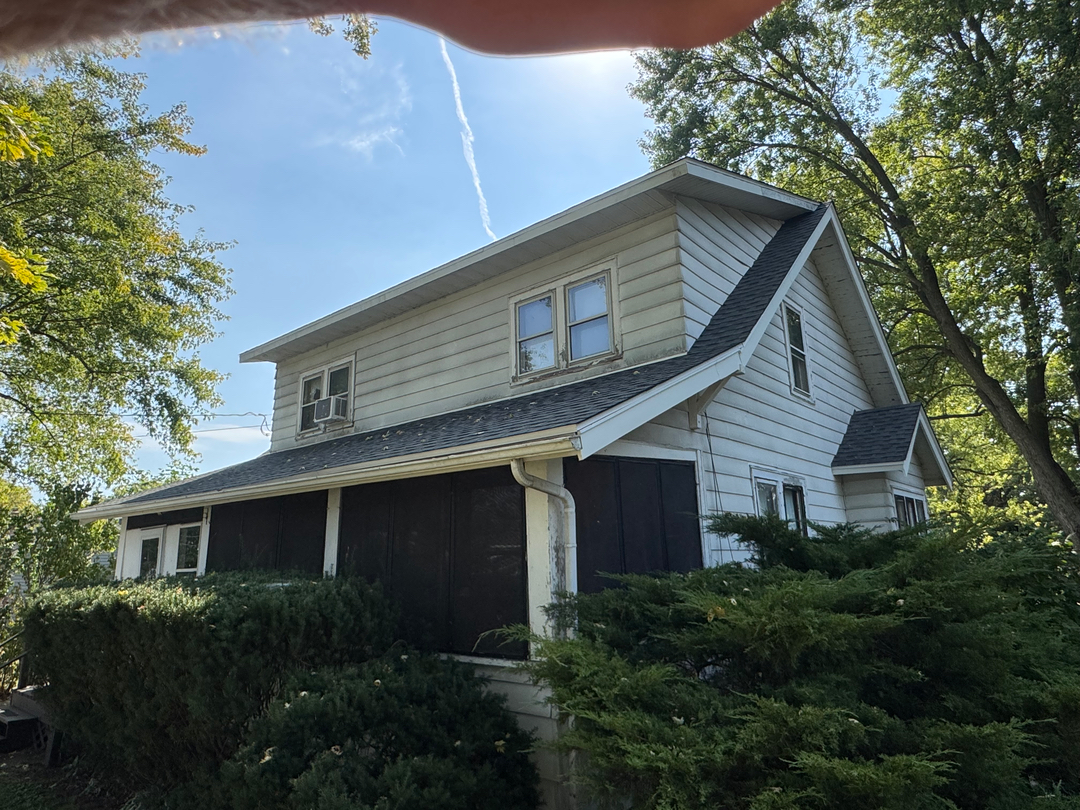 Warner Roofing & Restoration Image