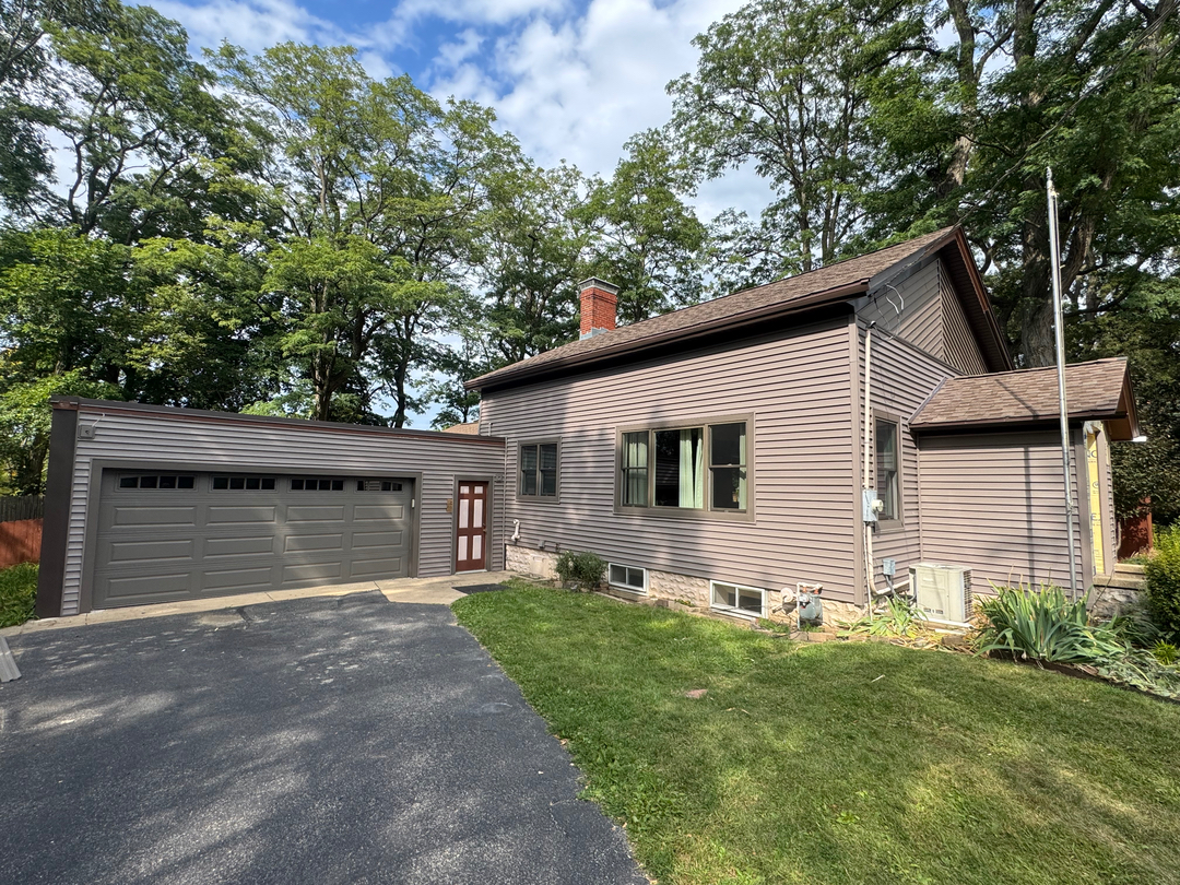 Warner Roofing & Restoration Image