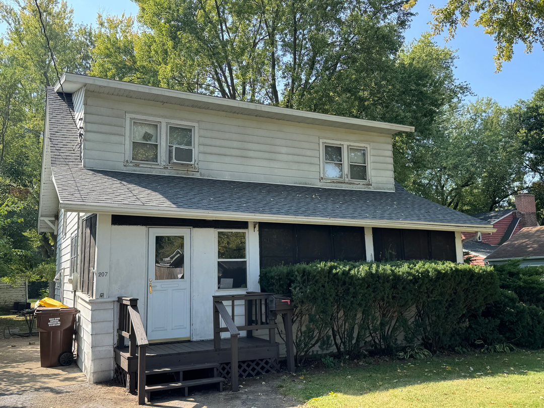 Warner Roofing & Restoration Image