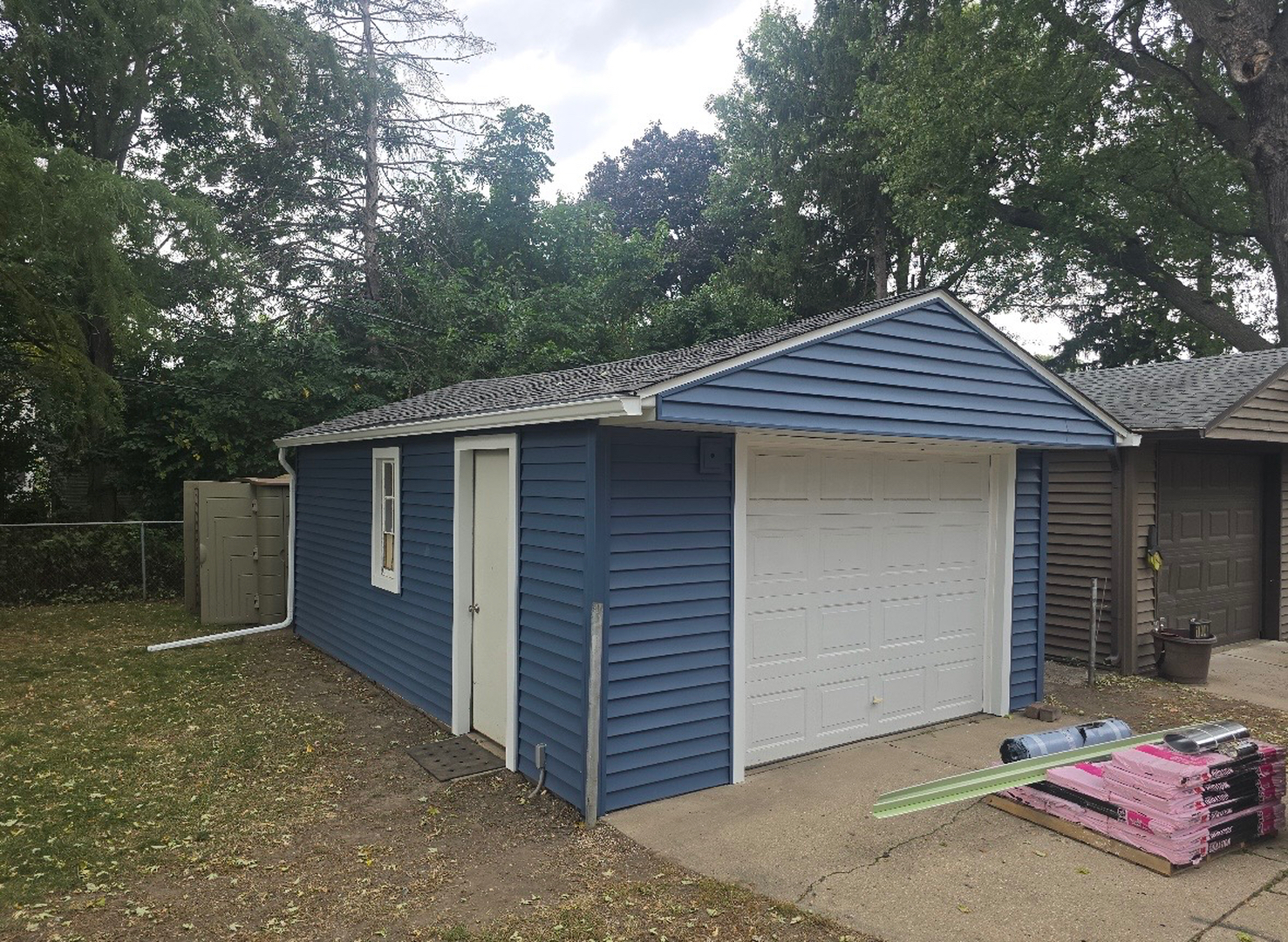 Warner Roofing & Restoration Image