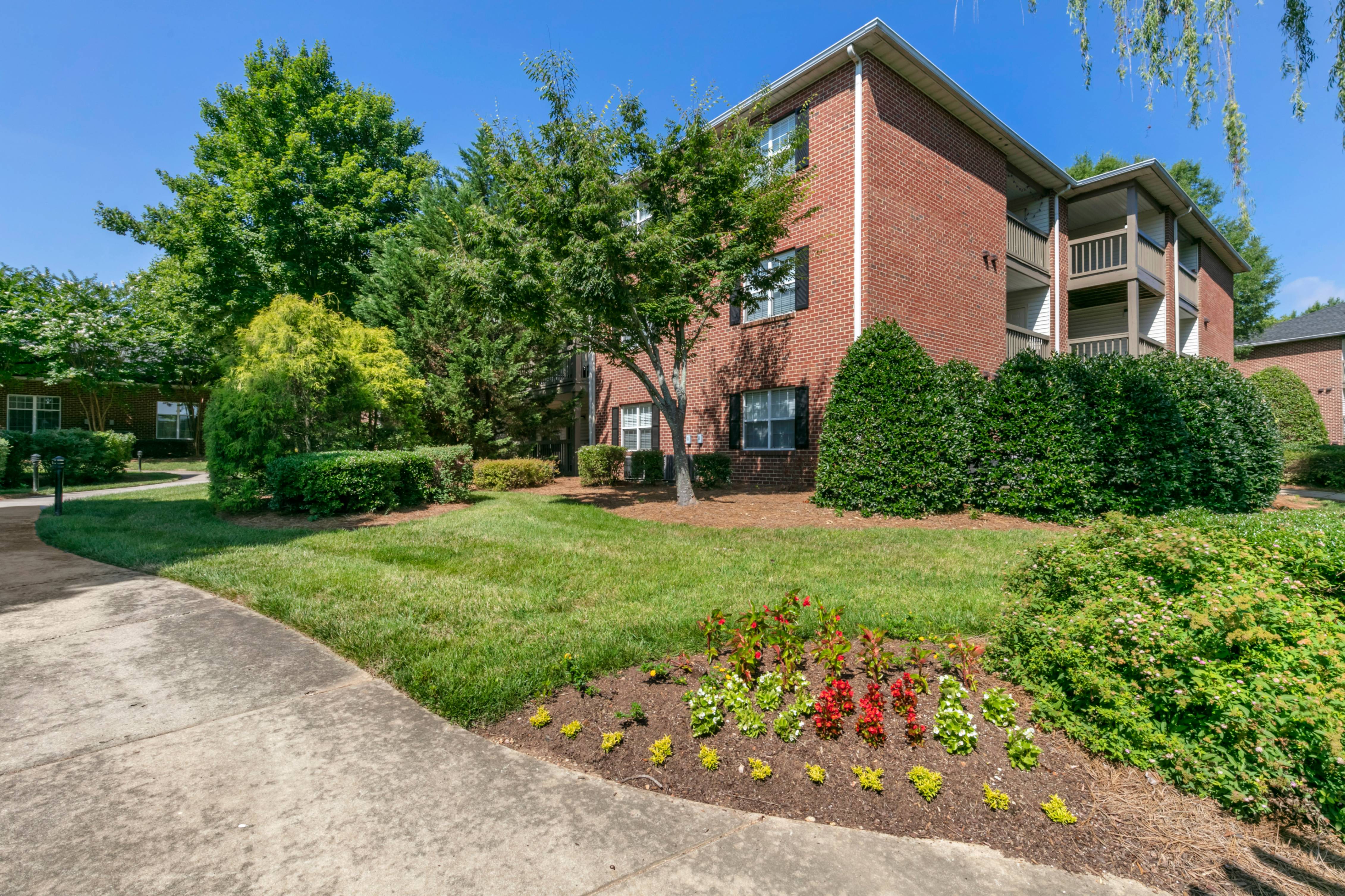 Deep River Pointe Apartments - High Point, NC