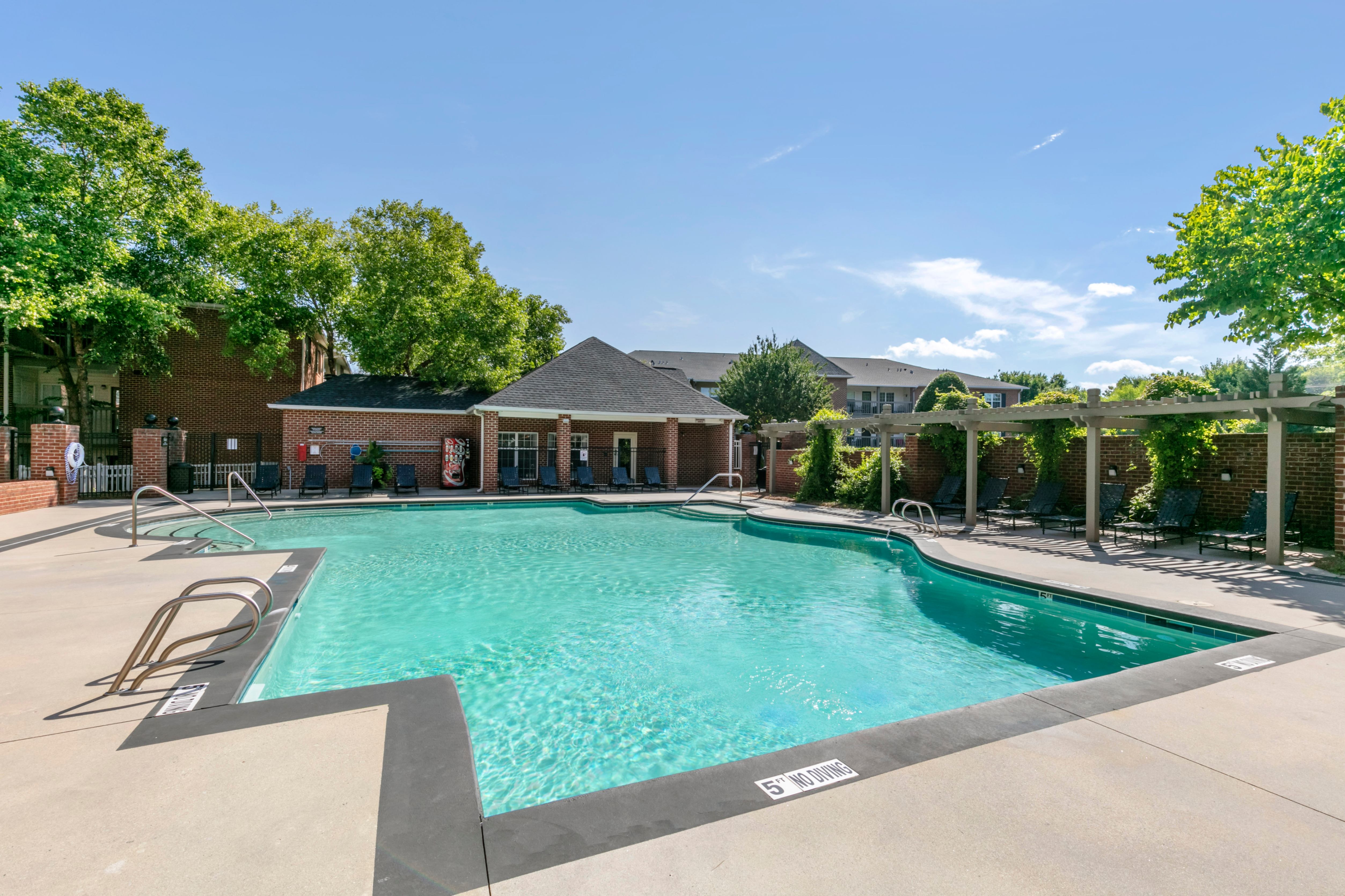 Deep River Pointe Apartments - High Point, NC