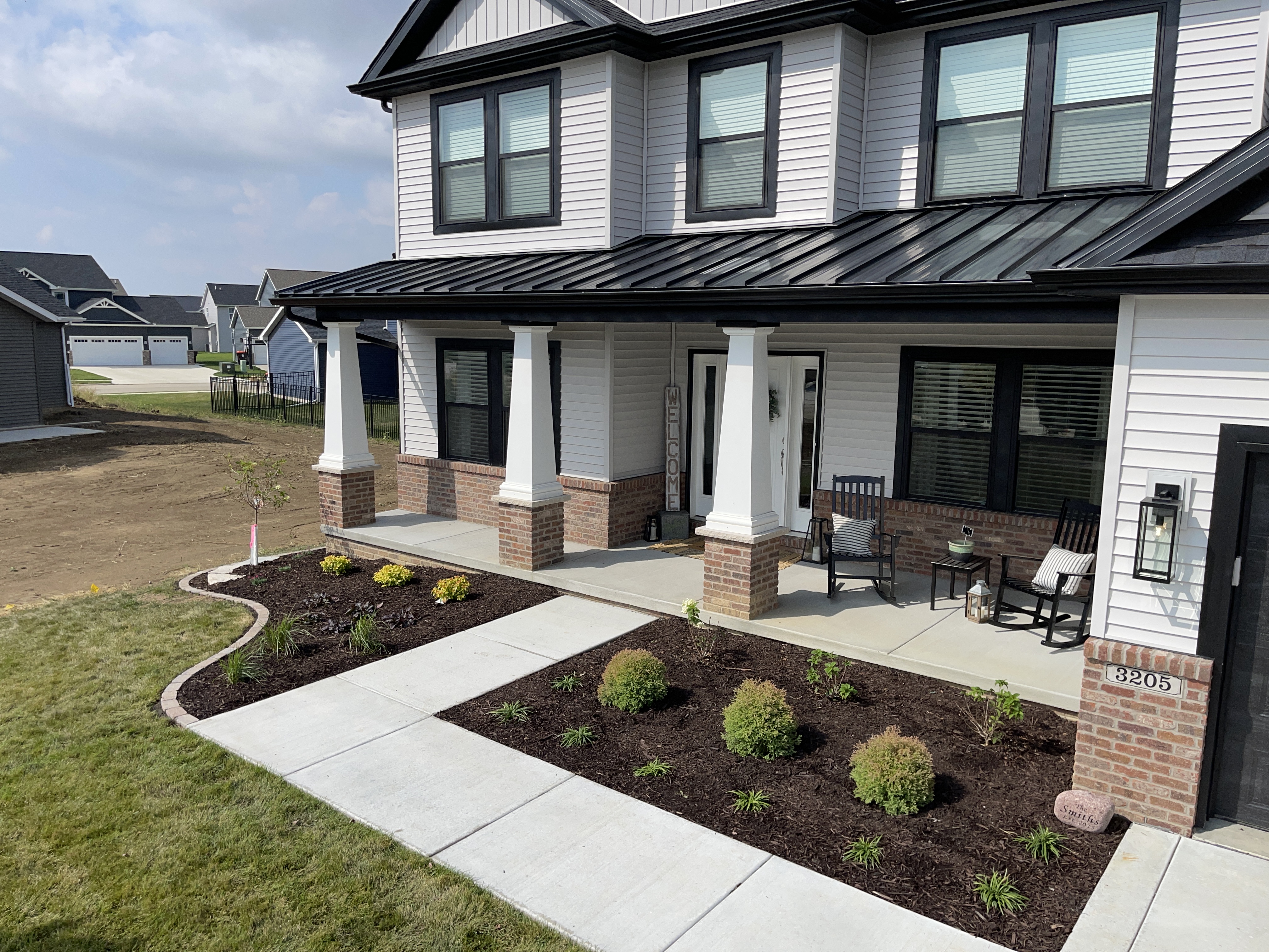 Mobeck Lawn & Landscape Image