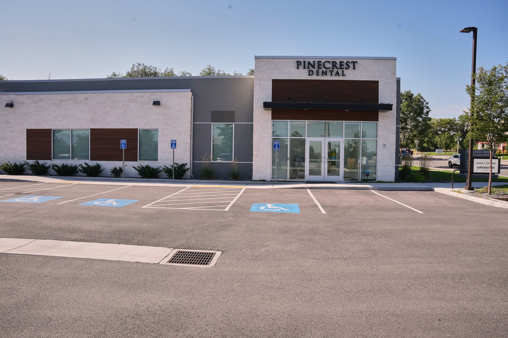 Dr. Tyler Williams: Pinecrest Dental Functional Dentistry, Implants and Biomimetic Bonding Image