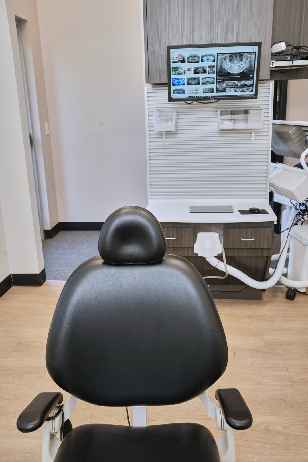 Dr. Tyler Williams: Pinecrest Dental Functional Dentistry, Implants and Biomimetic Bonding Image